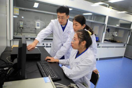 銳意創(chuàng)新，引領(lǐng)前沿 山東華夏神舟新材料聚偏氟乙烯研發(fā)團(tuán)隊(duì)的進(jìn)階之路